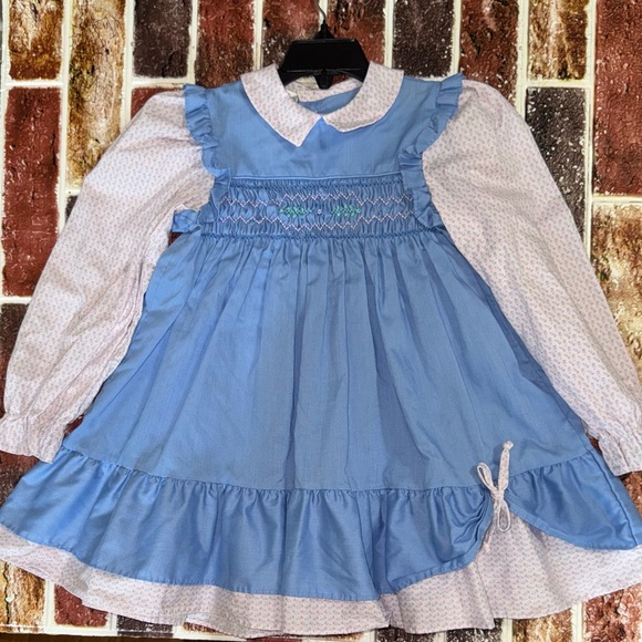 The Beaufort Bonnet Company Other - Vintage Disney Winnie The Pooh smocked girls dress size 5 22.5” sth